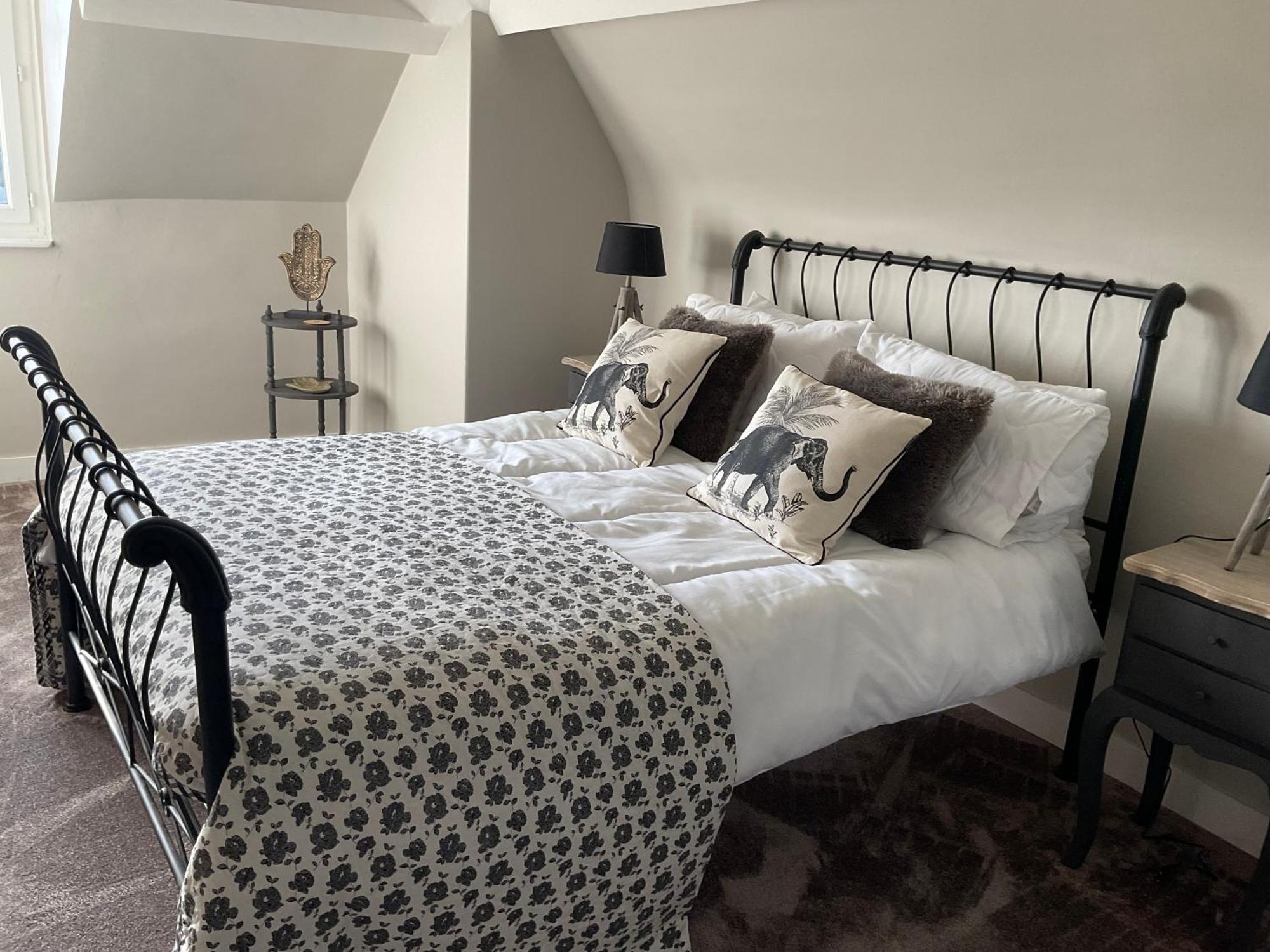 Le Bourg Bed & Breakfast Asnieres-en-Bessin Ngoại thất bức ảnh