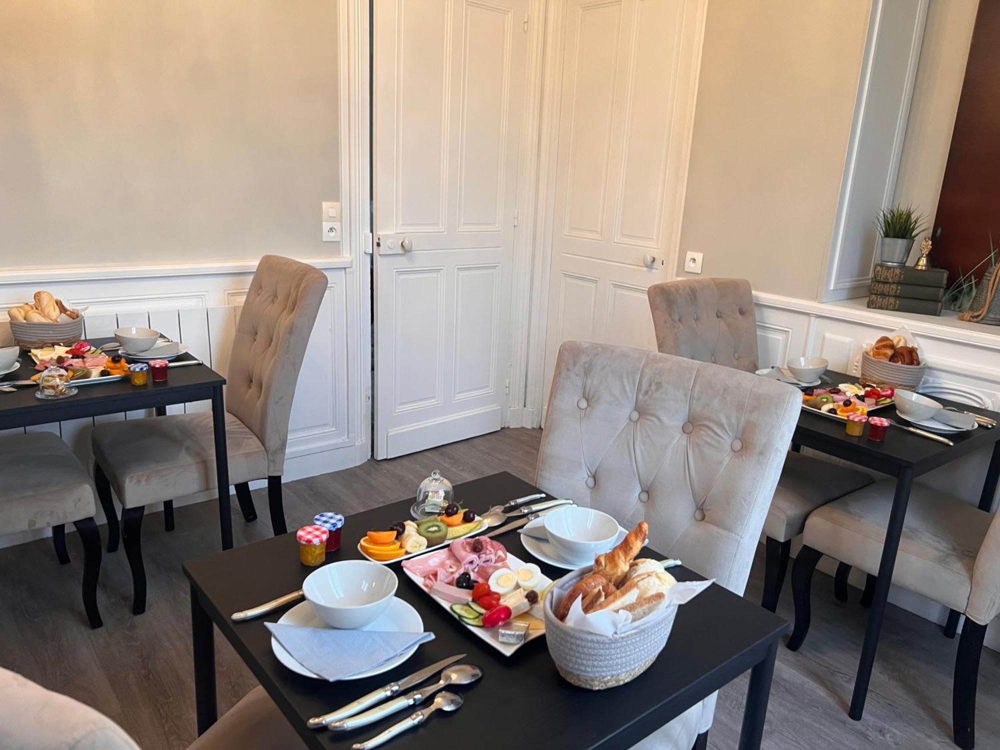 Le Bourg Bed & Breakfast Asnieres-en-Bessin Ngoại thất bức ảnh